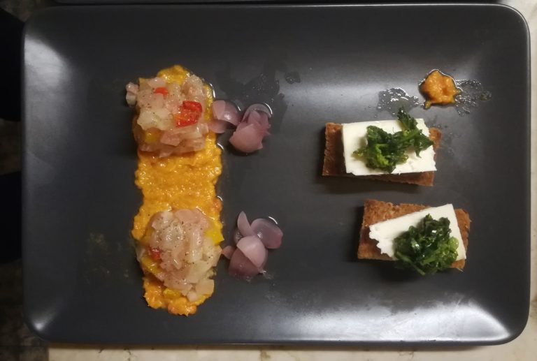 Aspic di nervetti e crostini con formaggio Salva